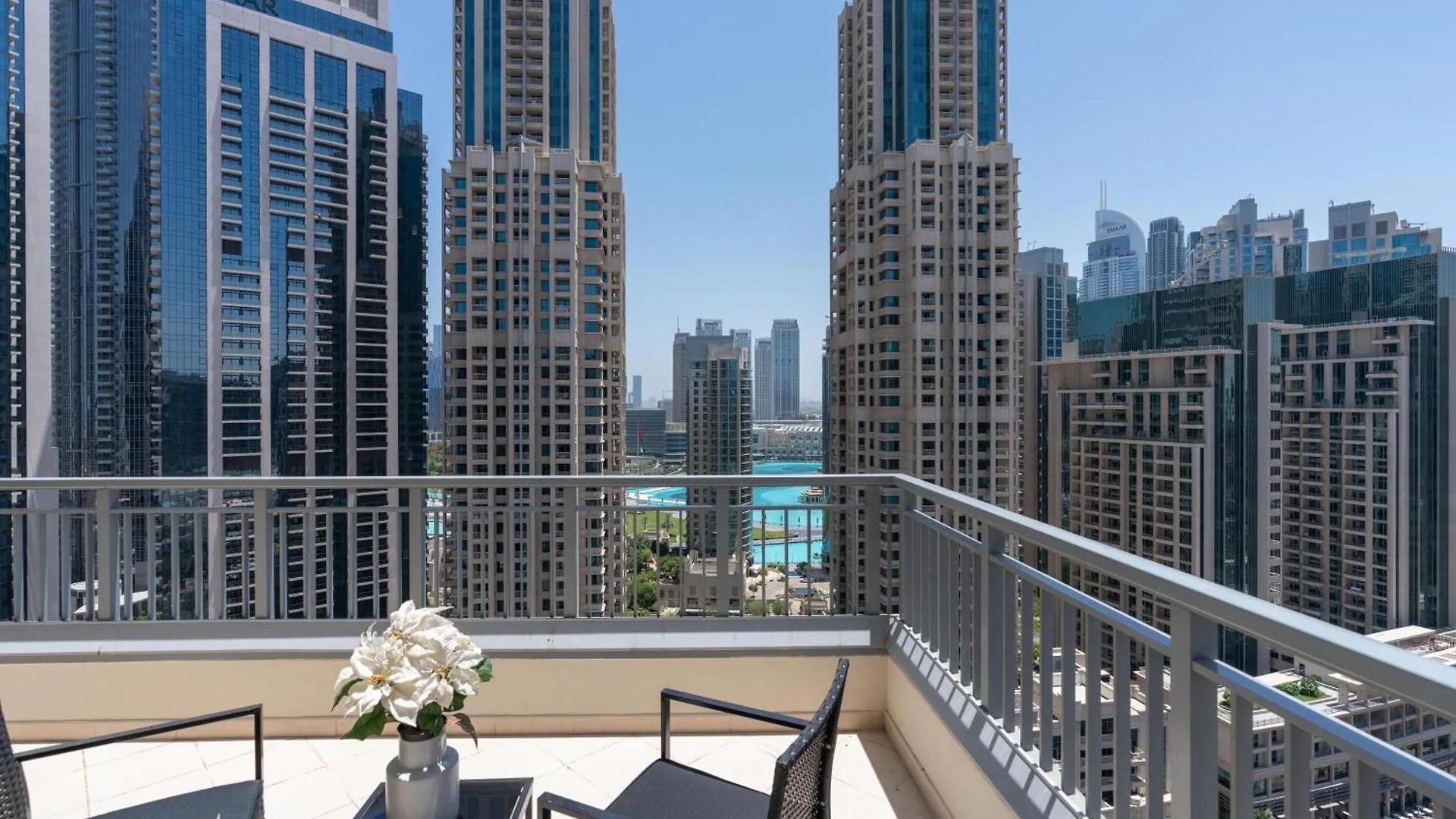 Luxurious Two Bedroom With Full Burj View Dubai Apartment