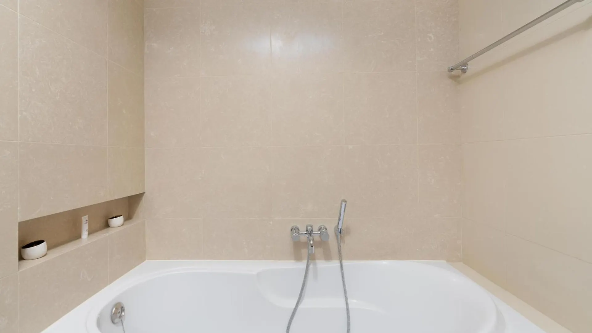 Luxurious Two Bedroom With Full Burj View Dubai
