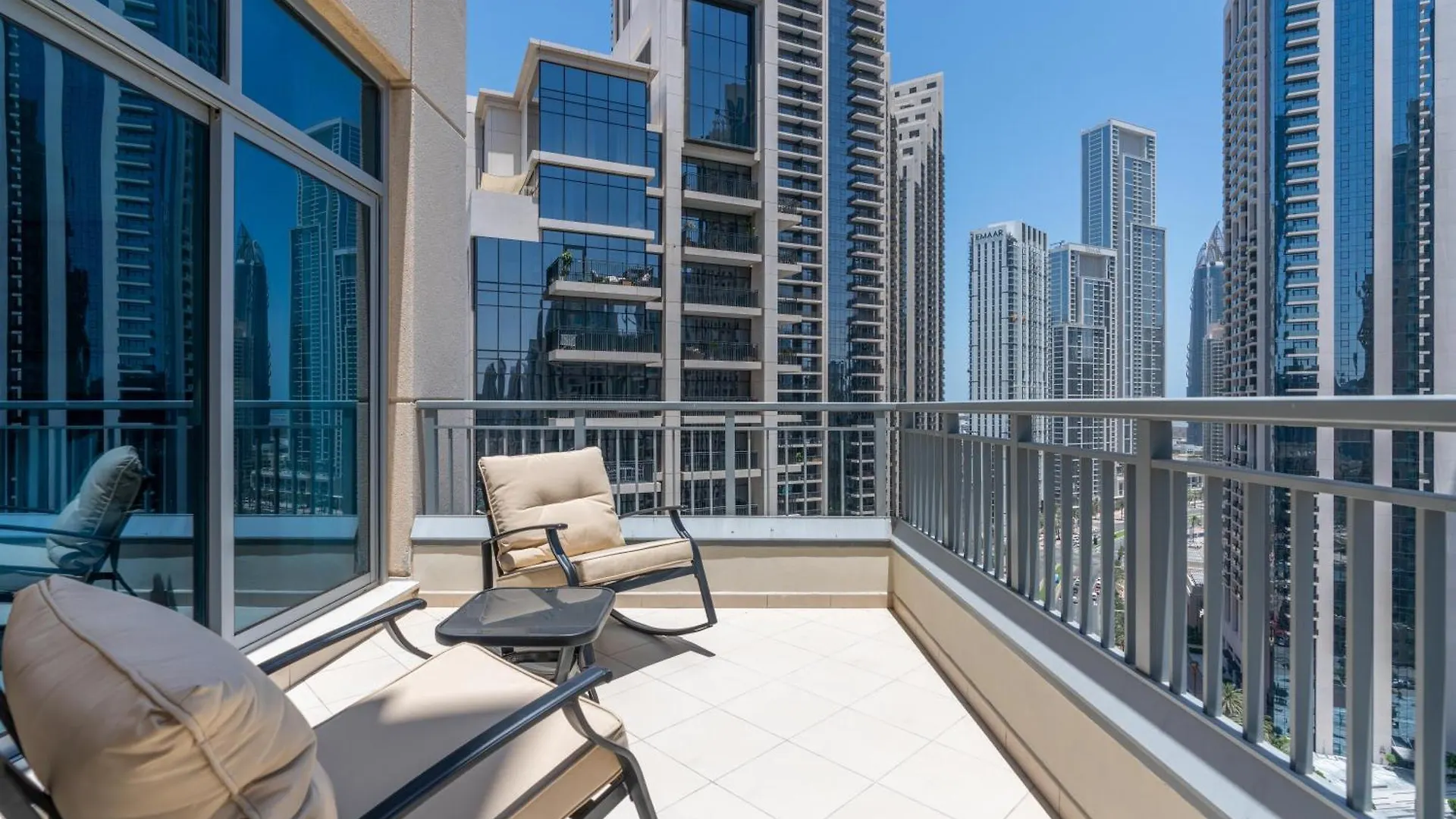 Luxurious Two Bedroom With Full Burj View Dubai Apartment