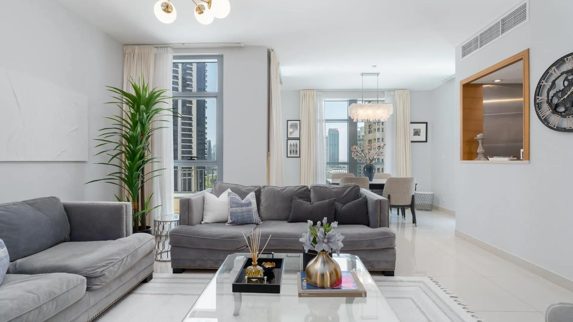 Luxurious Two Bedroom With Full Burj View Dubai
